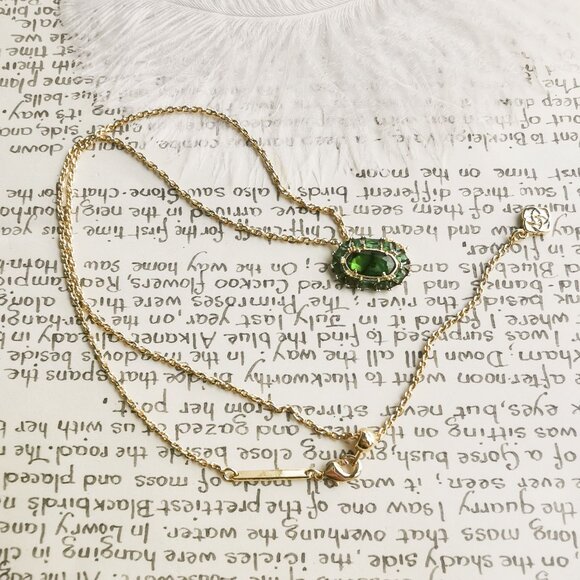 Kendra Scott Elisa Crystal Frame Short Necklace Gold Kelly Green Illusion - Picture 4 of 4